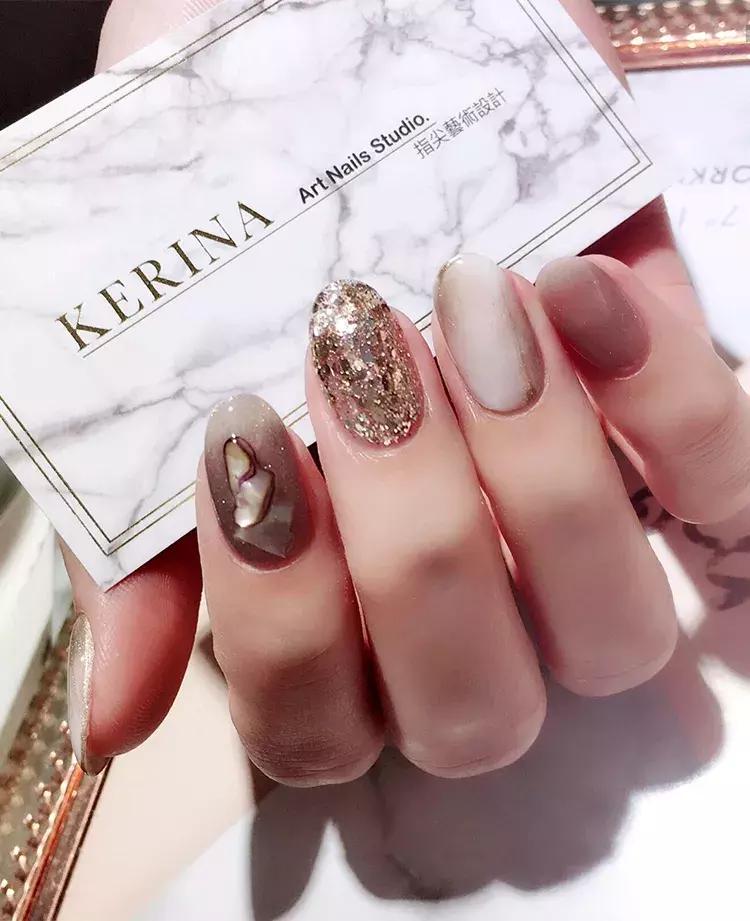 美甲店吸引客户进店,美甲店怎样与顾客沟通