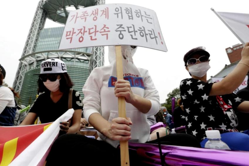 韩国百万女性被迫*身卖**！情色行业猖獗，首尔汉江“伟哥”超标