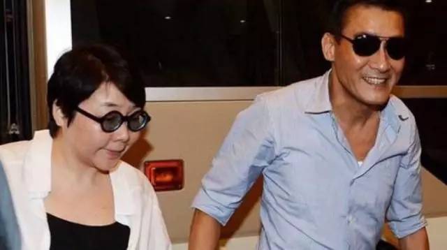 梁家辉宠妻时刻,实力宠妻梁家辉