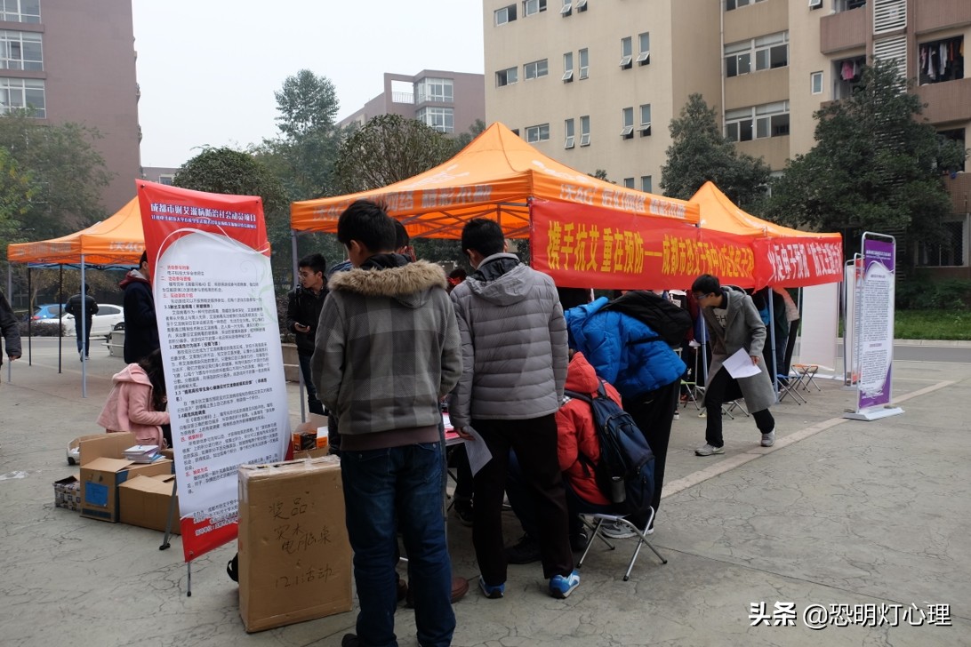 为什么初期说感染艾滋病没有症状,为什么没有感染艾滋病也会有抗体