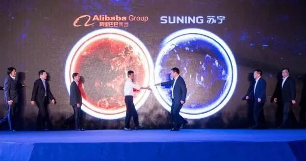 从大战刘强东黄光裕到148亿*身卖**自保,线下零售王者苏宁衰落史