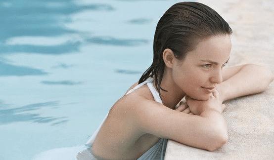 4个夏日护发小妙招，摆脱干枯毛躁发质，让头发时刻保持清爽