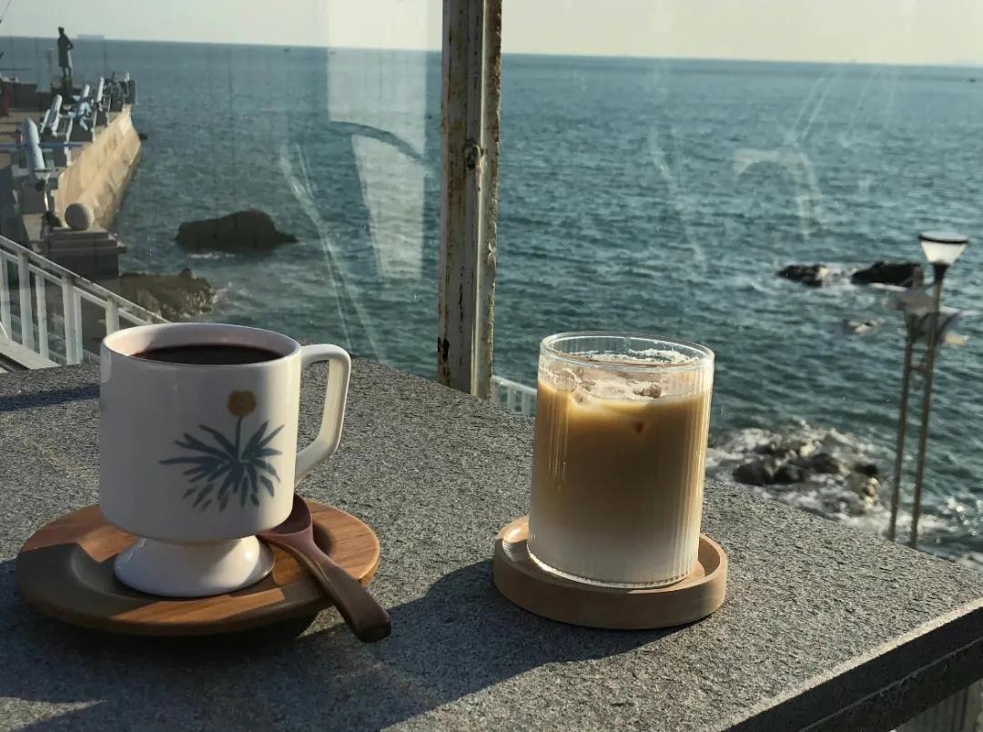 在青岛开一家风景咖啡店需要什么,青岛开咖啡厅一个月挣多少钱