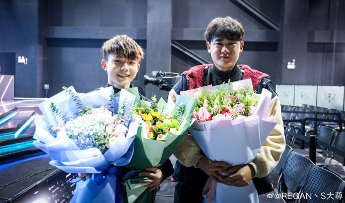 S联赛粉丝汇No.1-为RSG打call的古风女孩