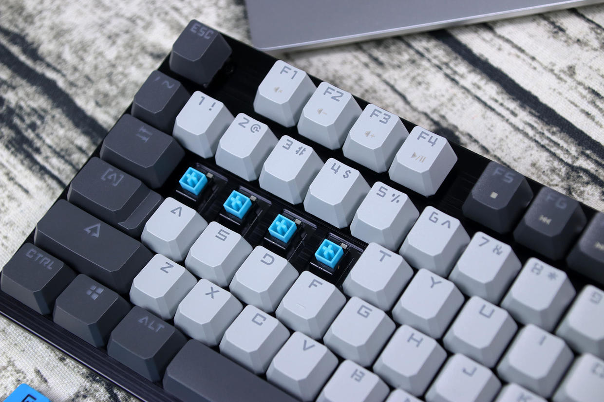 血手幽灵b770是热插拔么,血手幽灵b760t键盘测评