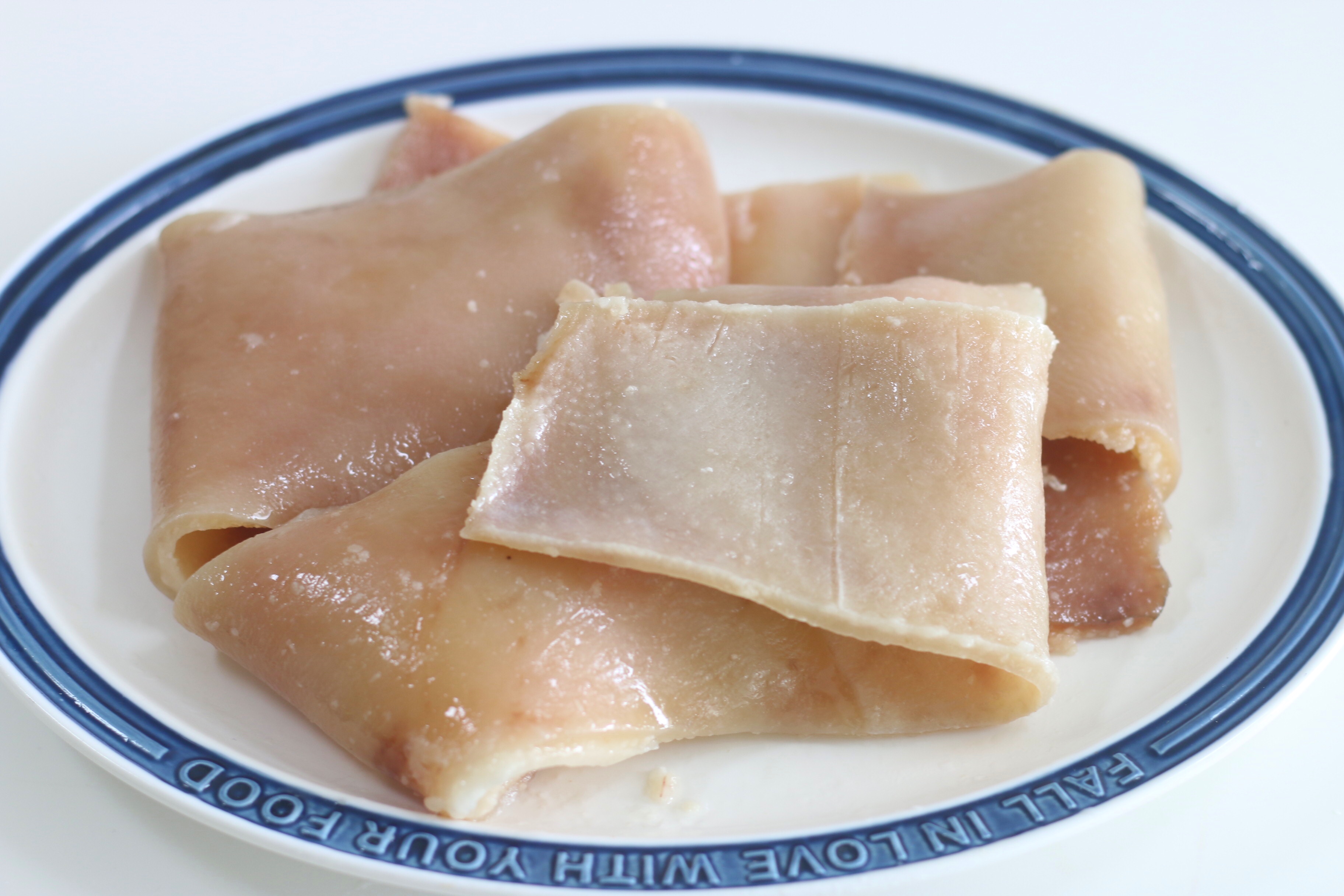 熬皮冻时什么时候加食用胶,熬皮冻要清冻