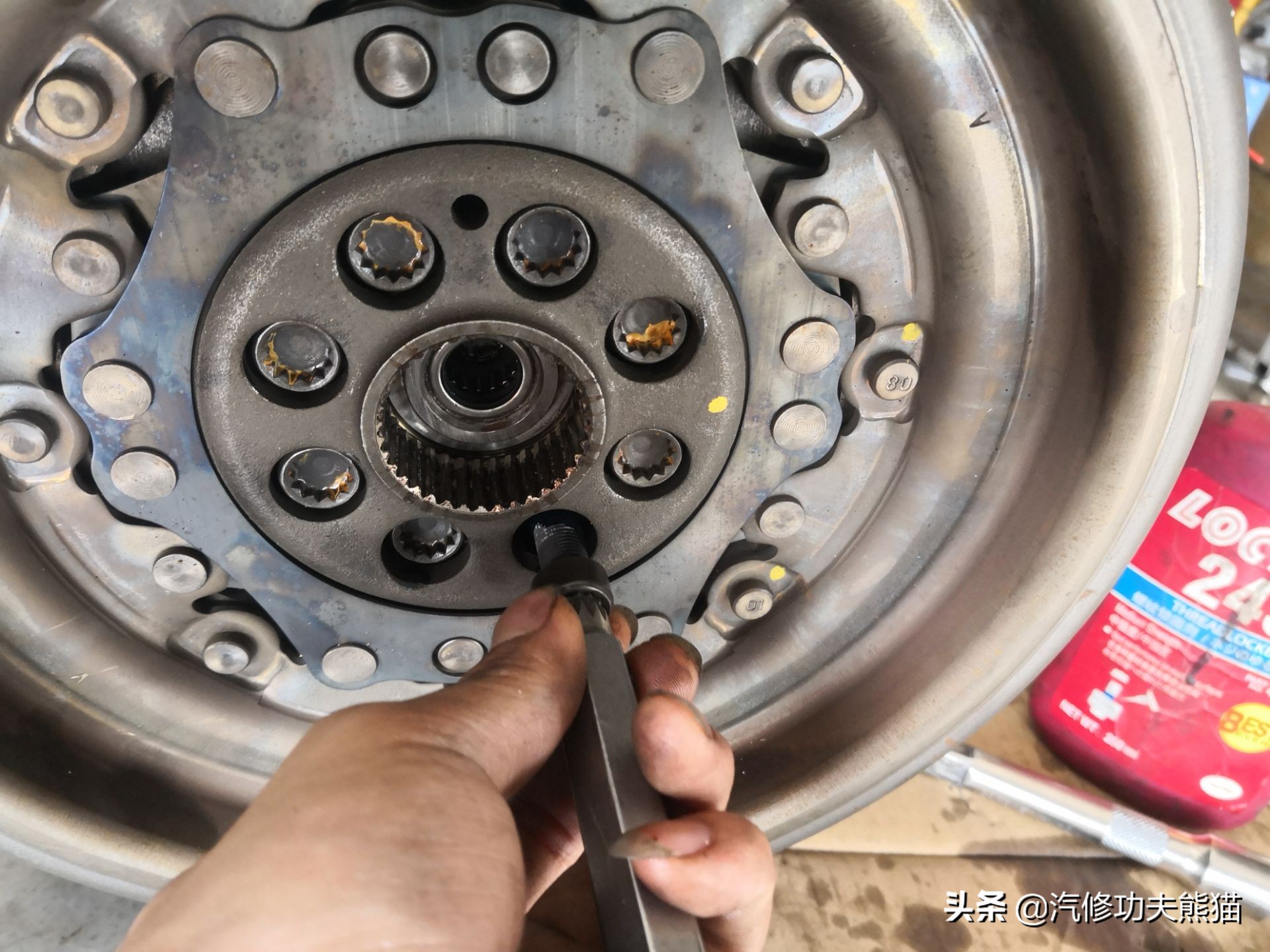 百年大众汽车品牌毁于烧机油？烧机油并非绝症，看看这台进口夏朗