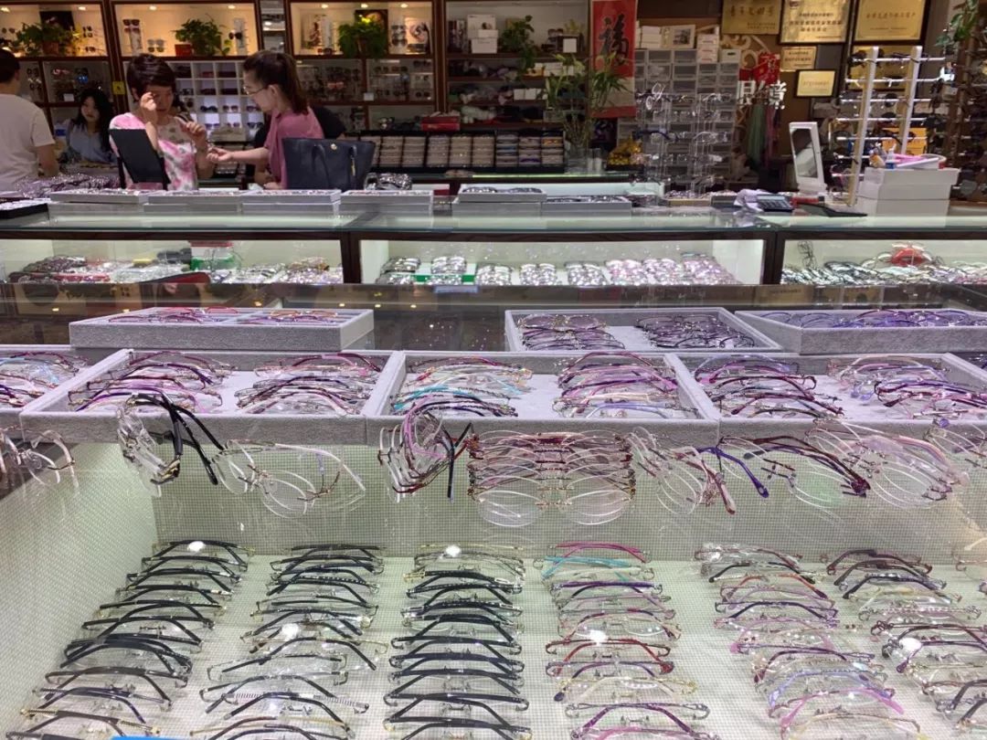 “眼镜第一县”的冰火两重天:有人日进斗金,有人坐困愁城