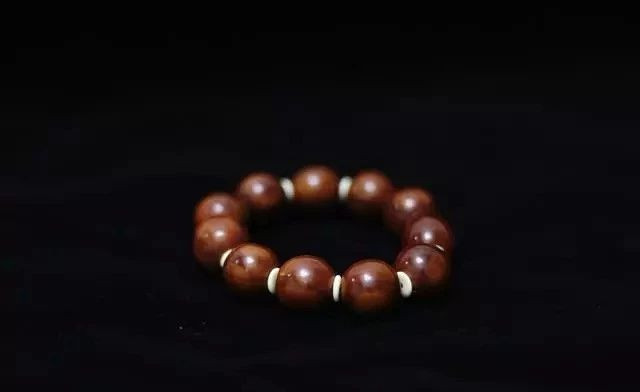 文玩手串怎么盘才能有灵性,什么文玩手串盘玩出来最好看