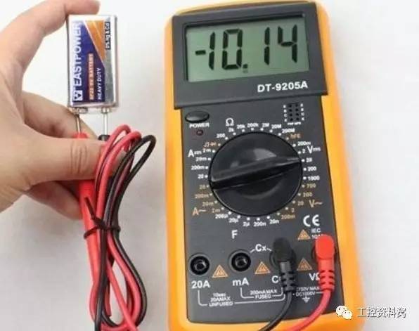 怎么用万用表测220v的电流,万用表测量电流多少安培怎么测