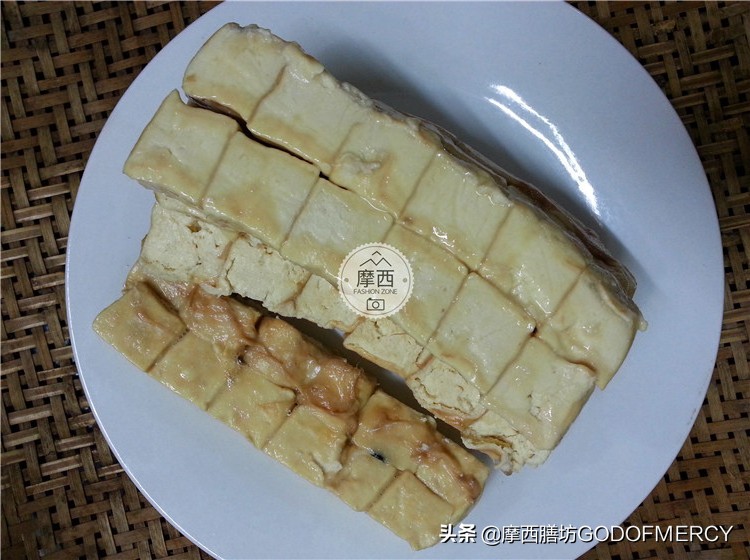 想吃豆腐乳不用买，学会这种做法，在家就能做，放半年都不会坏