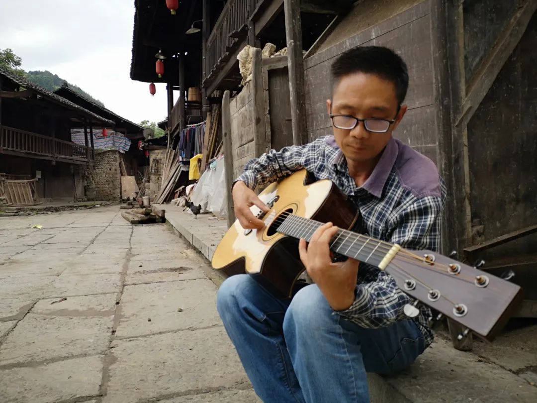 张家界吉他手工制作,张家界手工吉他