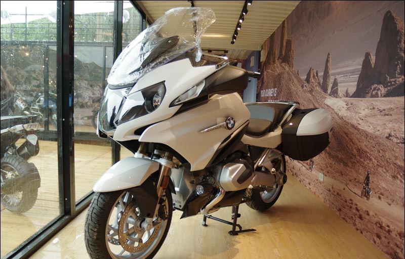 宝马r1250rt和水鸟怎么选,新款水鸟2024