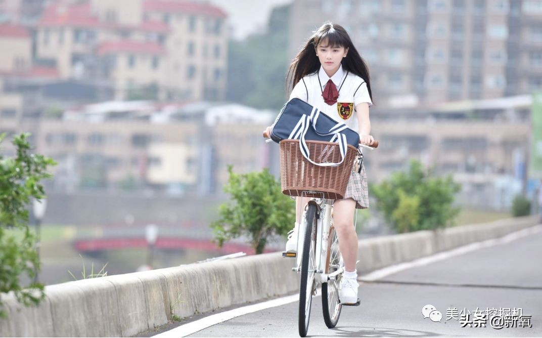 黄灿灿颜值变了,黄灿灿脸变了