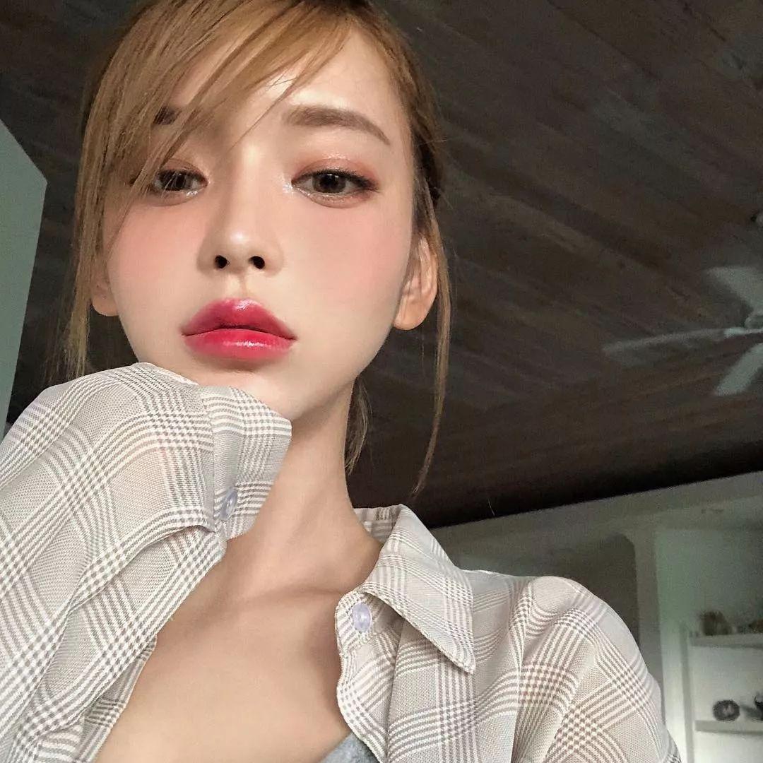 姜泰莉运动款,姜泰莉鞋子