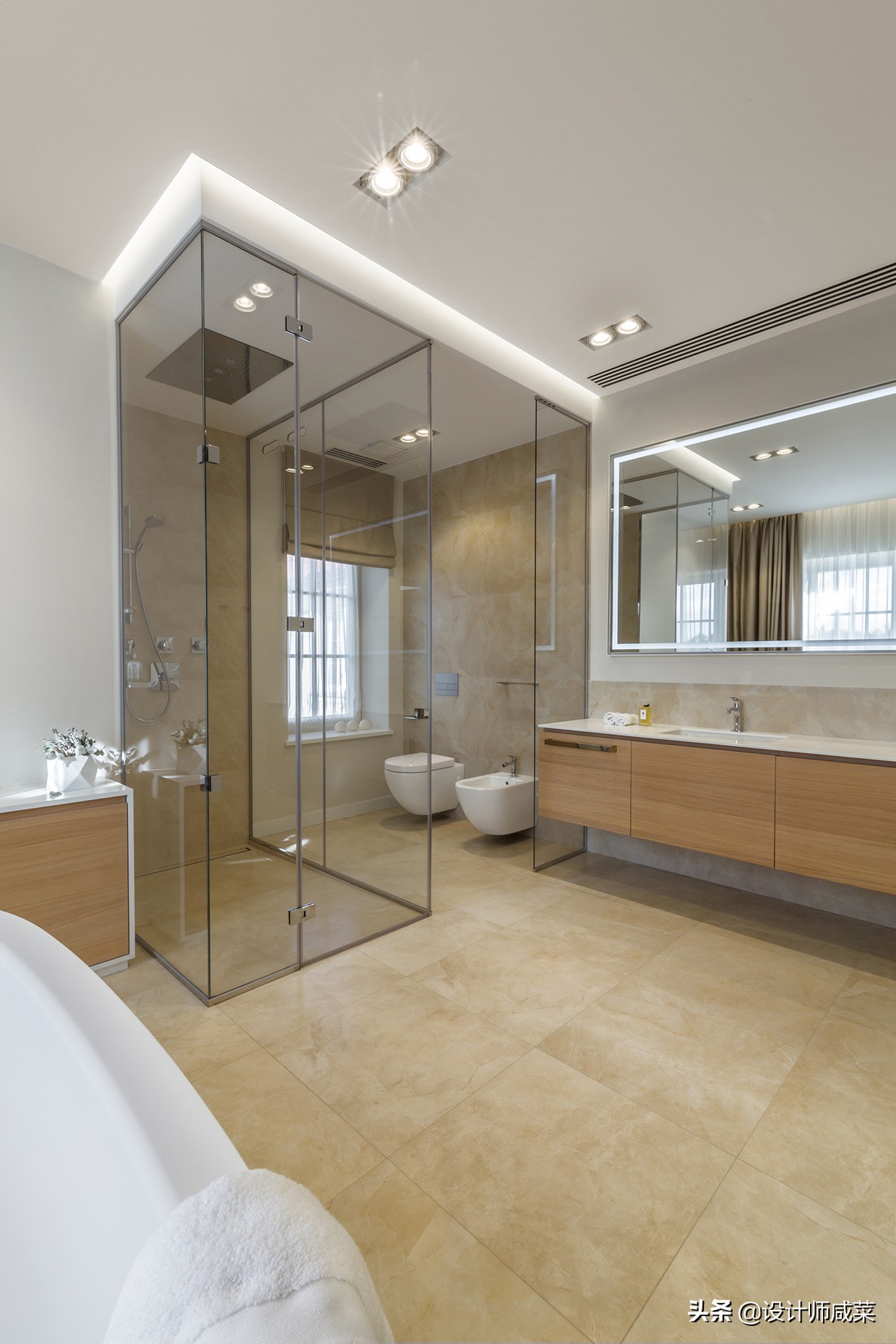 老年人雨天滑倒怎么办,爸妈年纪大了洗澡特别担心滑倒