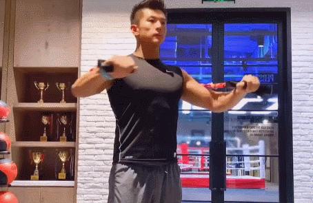 胸缩水锻炼方法,减脂胸部严重缩水怎么办