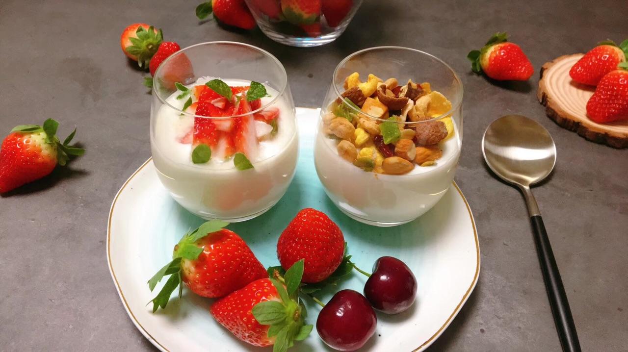 包装又好看又好喝的酸奶,包装很土但是巨好喝的酸奶