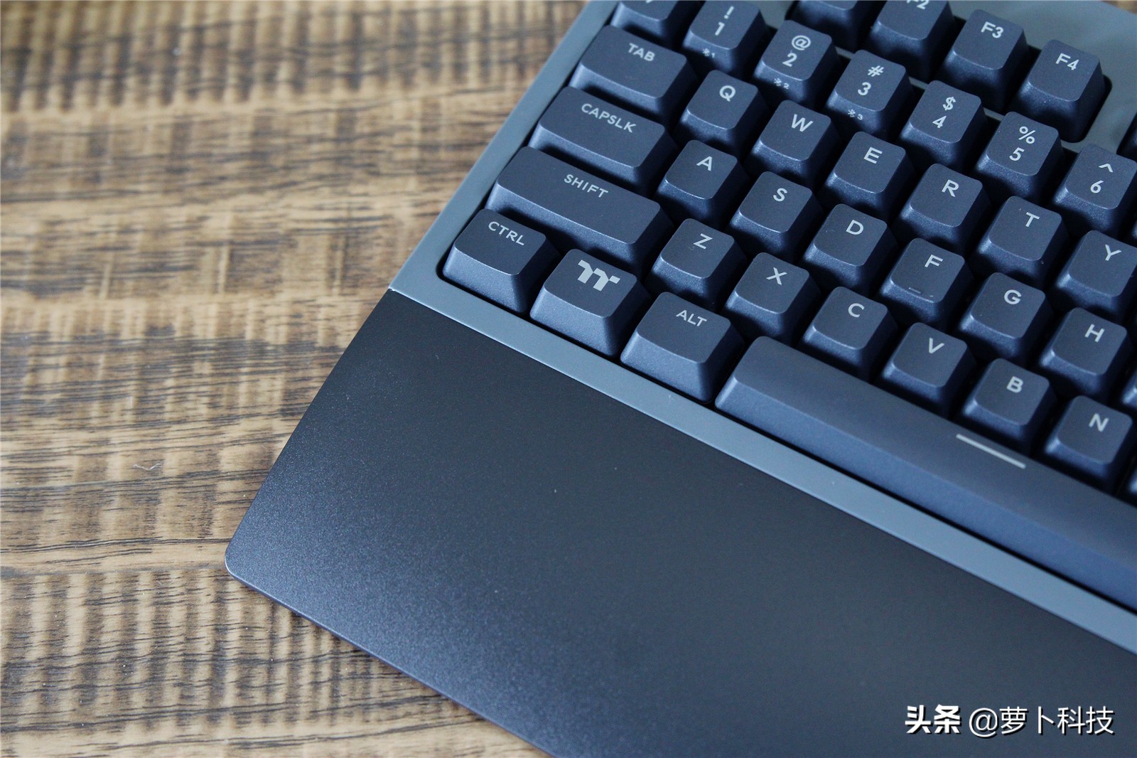 pc平板手机协同办公,平板适合的三模键盘