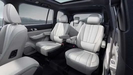 理想one4座试驾,理想one购车现场