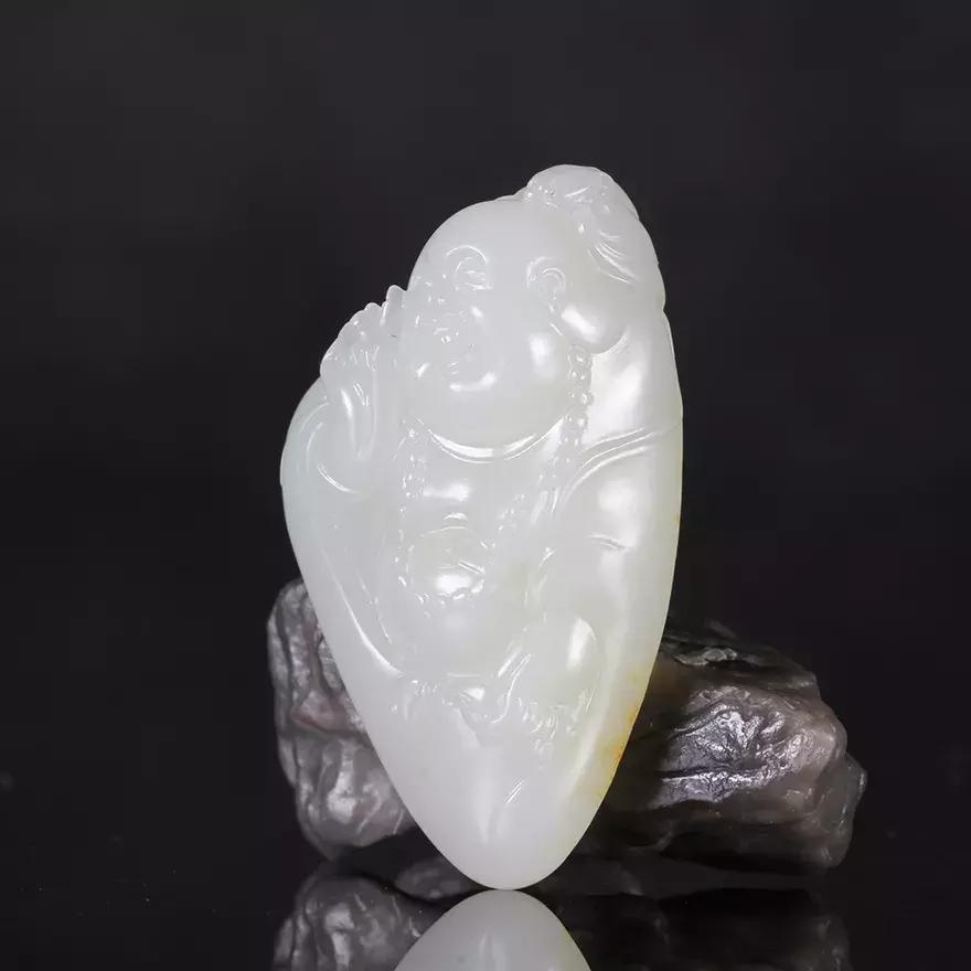 为什么一定要戴本命佛的讲解,戴玉佛的寓意和意义