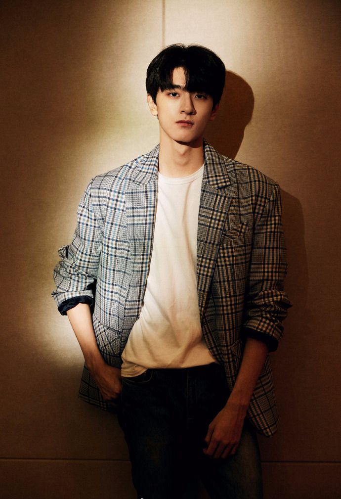 林一匡威同款,林一西装匡威