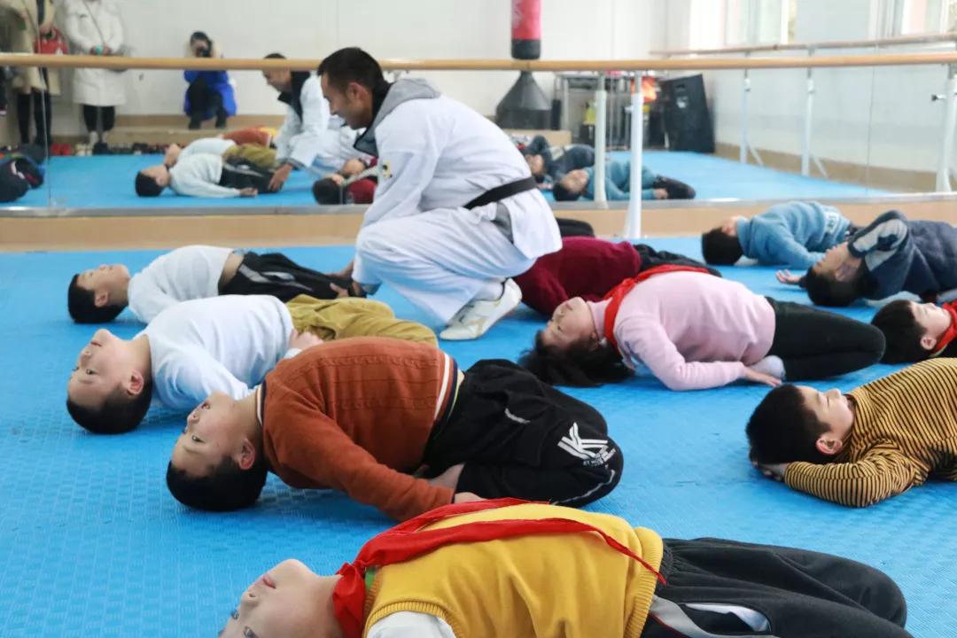 涓烘槑瀛︽牎鏍℃湰璇剧▼,涓烘槑瀛︽牎灏忓璇剧▼