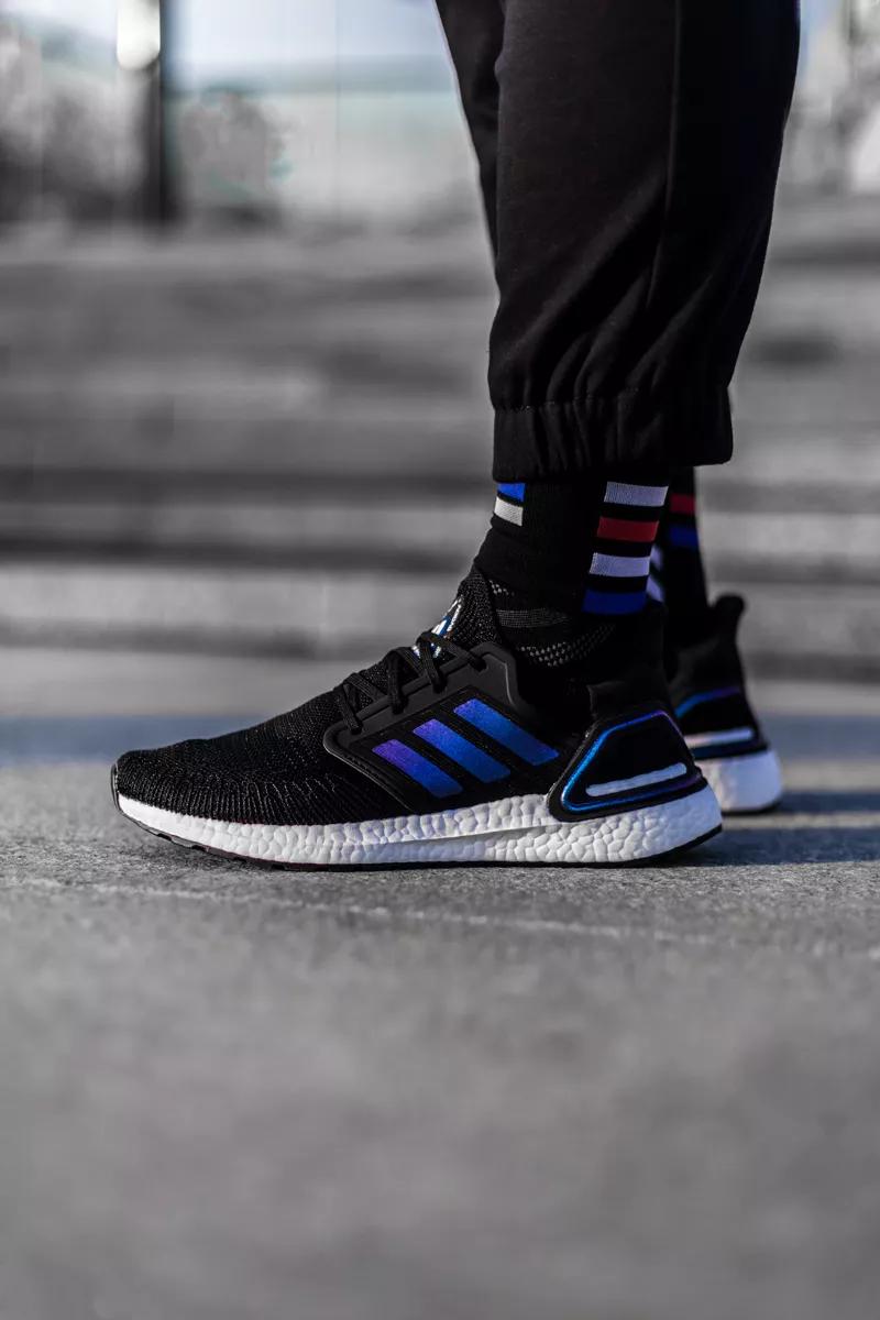 UB结合4D打印科技，阿迪全新跑鞋Ultra4D脚感怎么样？是真的贵