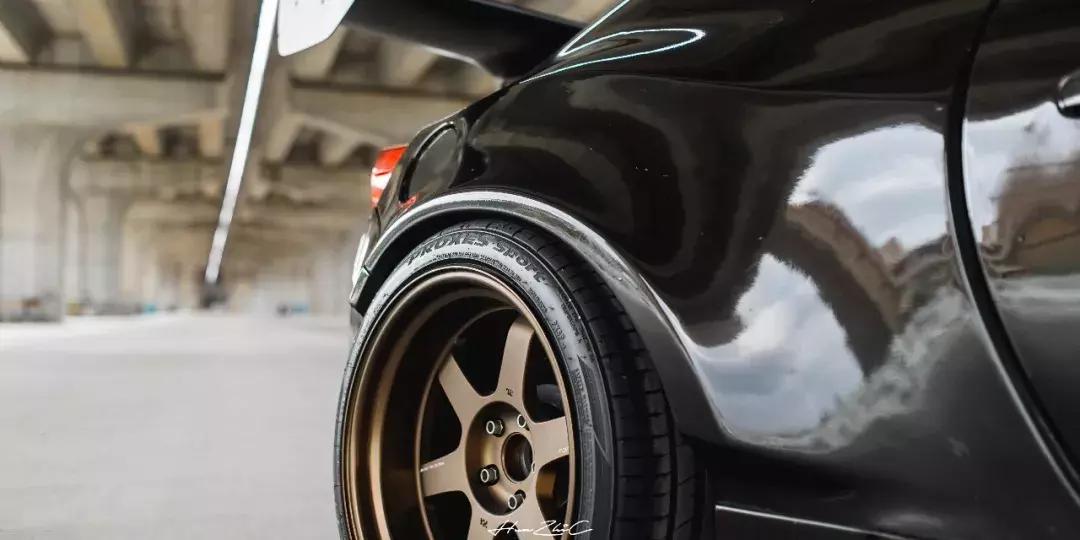 丰田86轮毂装18寸还是17寸好,丰田86加宽体