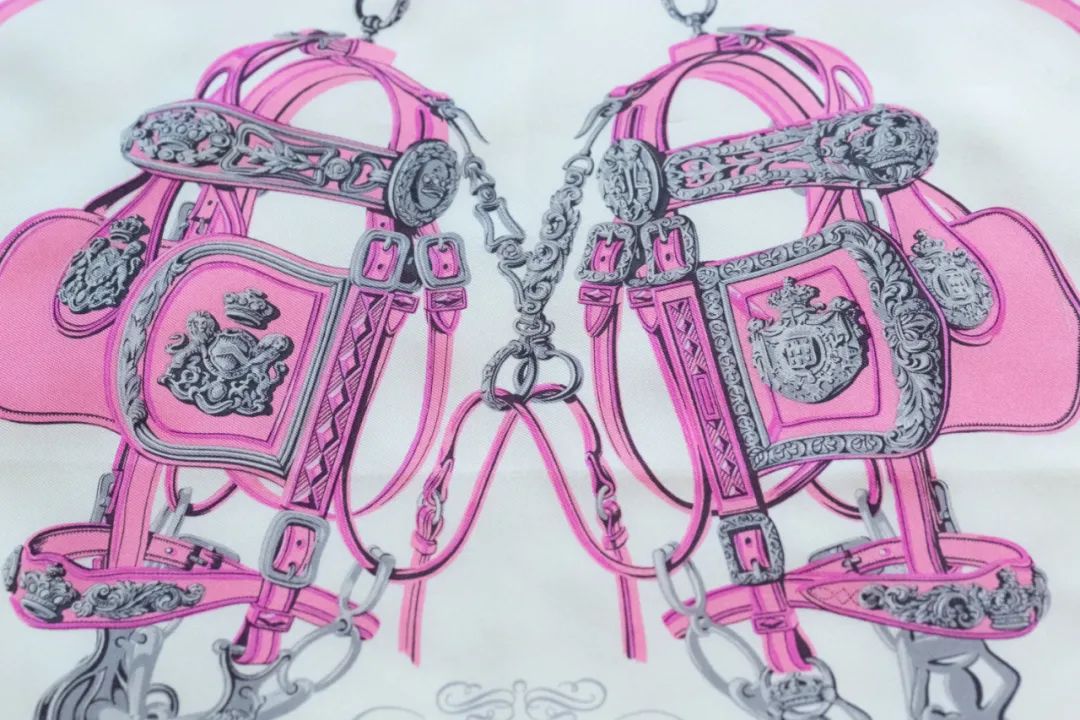 爱马仕丝巾经典款推荐,最热销款爱马仕丝巾