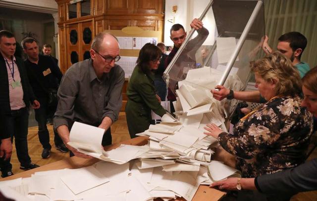 乌克兰选举喜剧演员,喜剧演员当选乌克兰总统视频解说