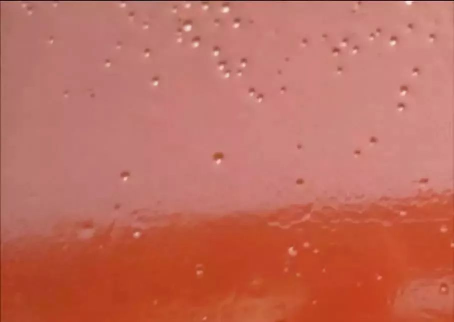 汽车喷漆起鱼眼是什么原因,汽车喷漆光亮无痕迹怎么办