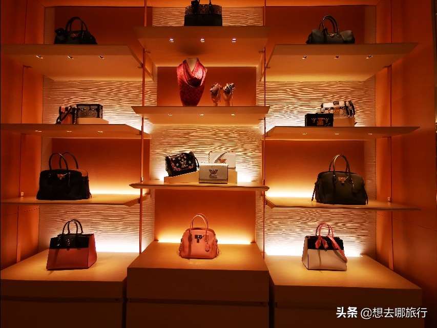 英国伦敦机场免税店茅台酒价格,英国免税店茅台和国内有区别吗