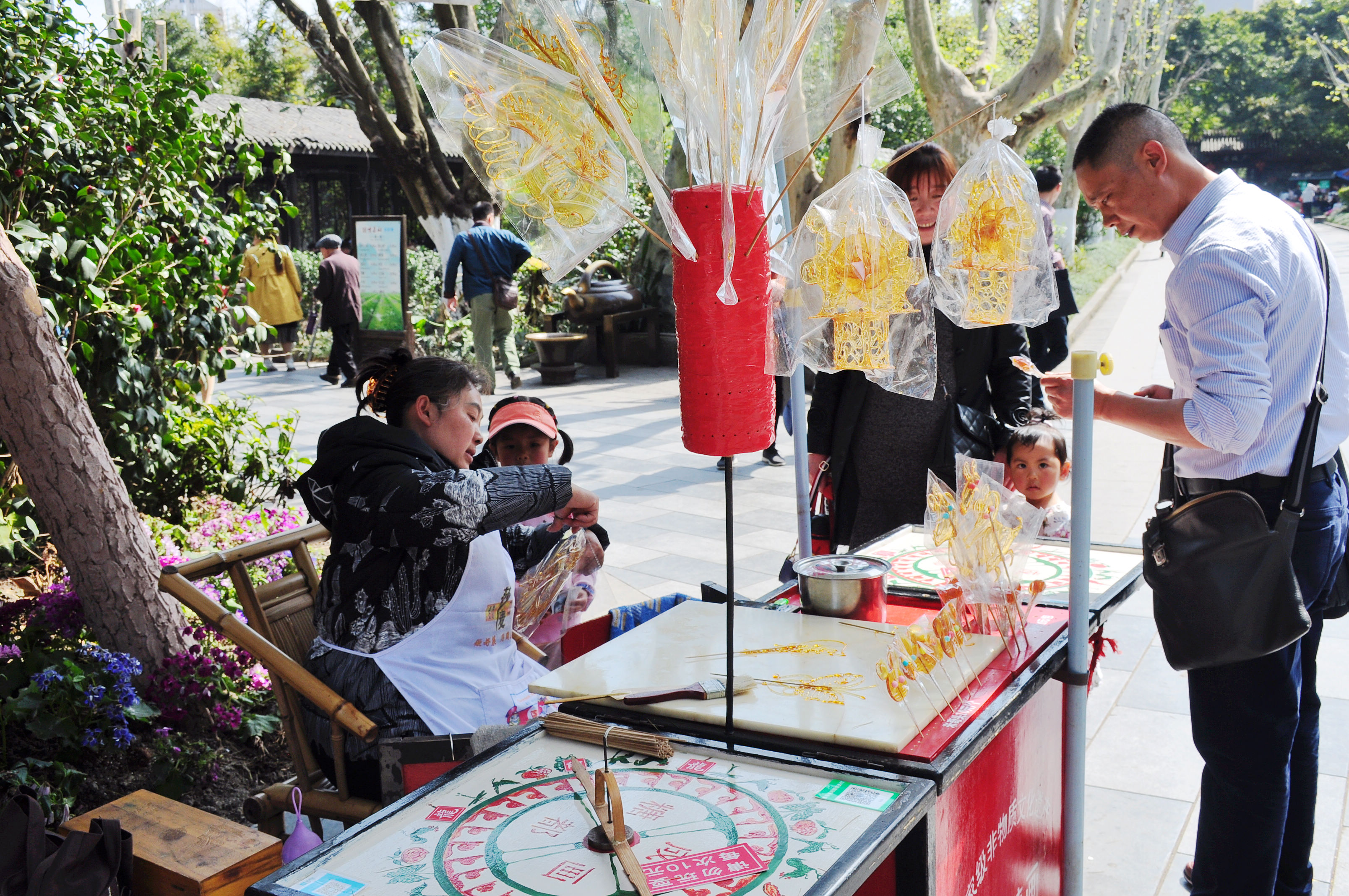 关于糖画糖饼的视频,中国糖画和韩国糖饼