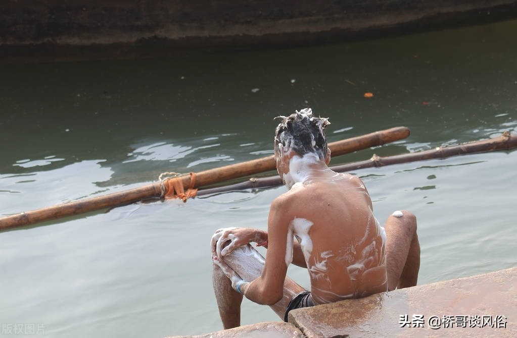 印度人为什么恒河沐浴,印度恒河沐浴是什么习俗