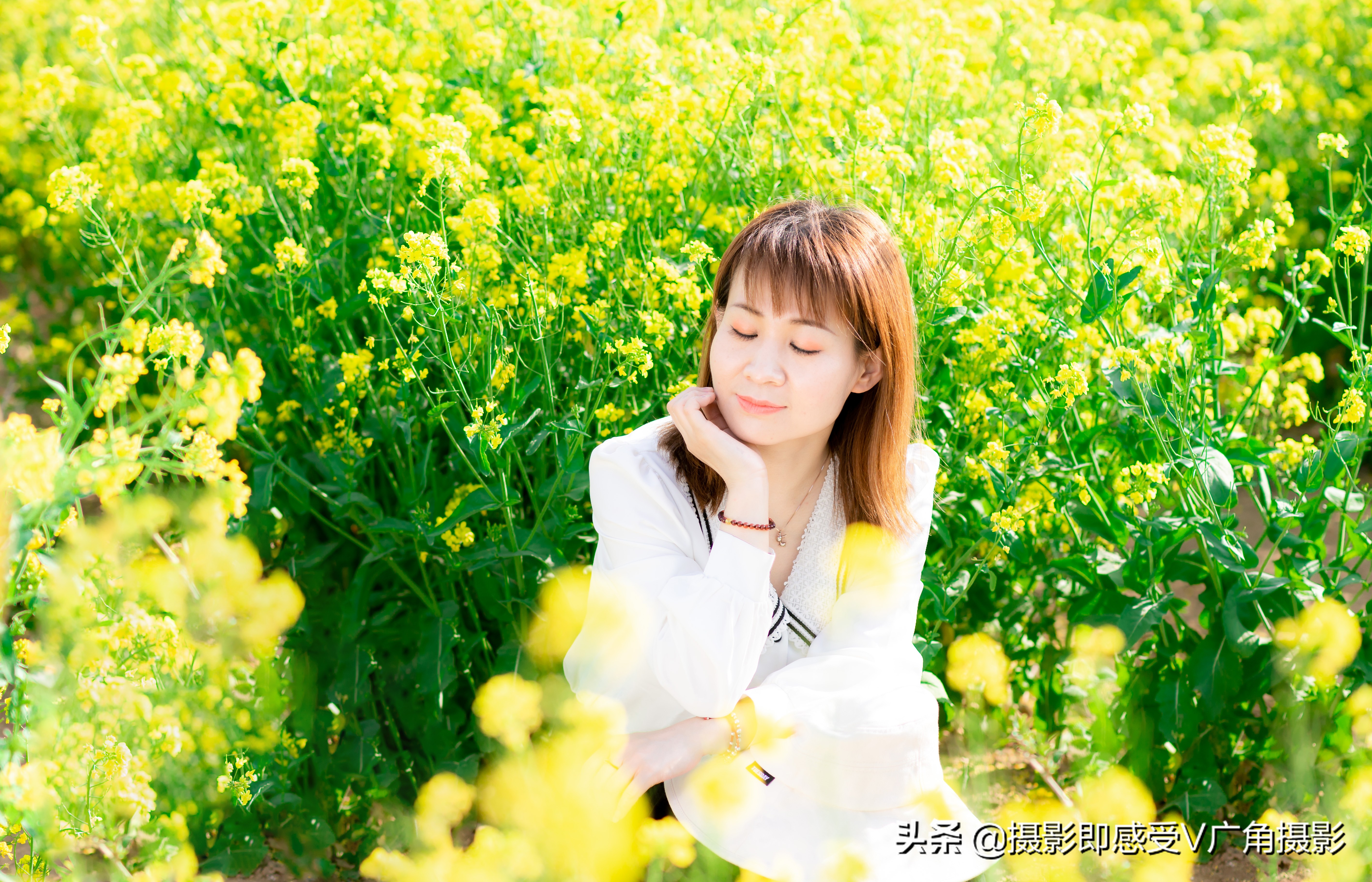 花田拍摄技巧,花田里拍照片怎么拍出高级感