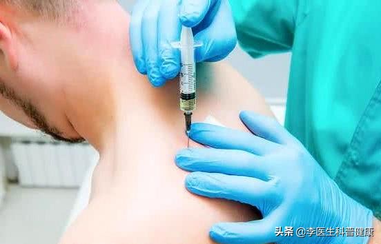 右侧后背僵硬肩胛骨下边疼,右后背肩胛骨下方僵硬是咋回事