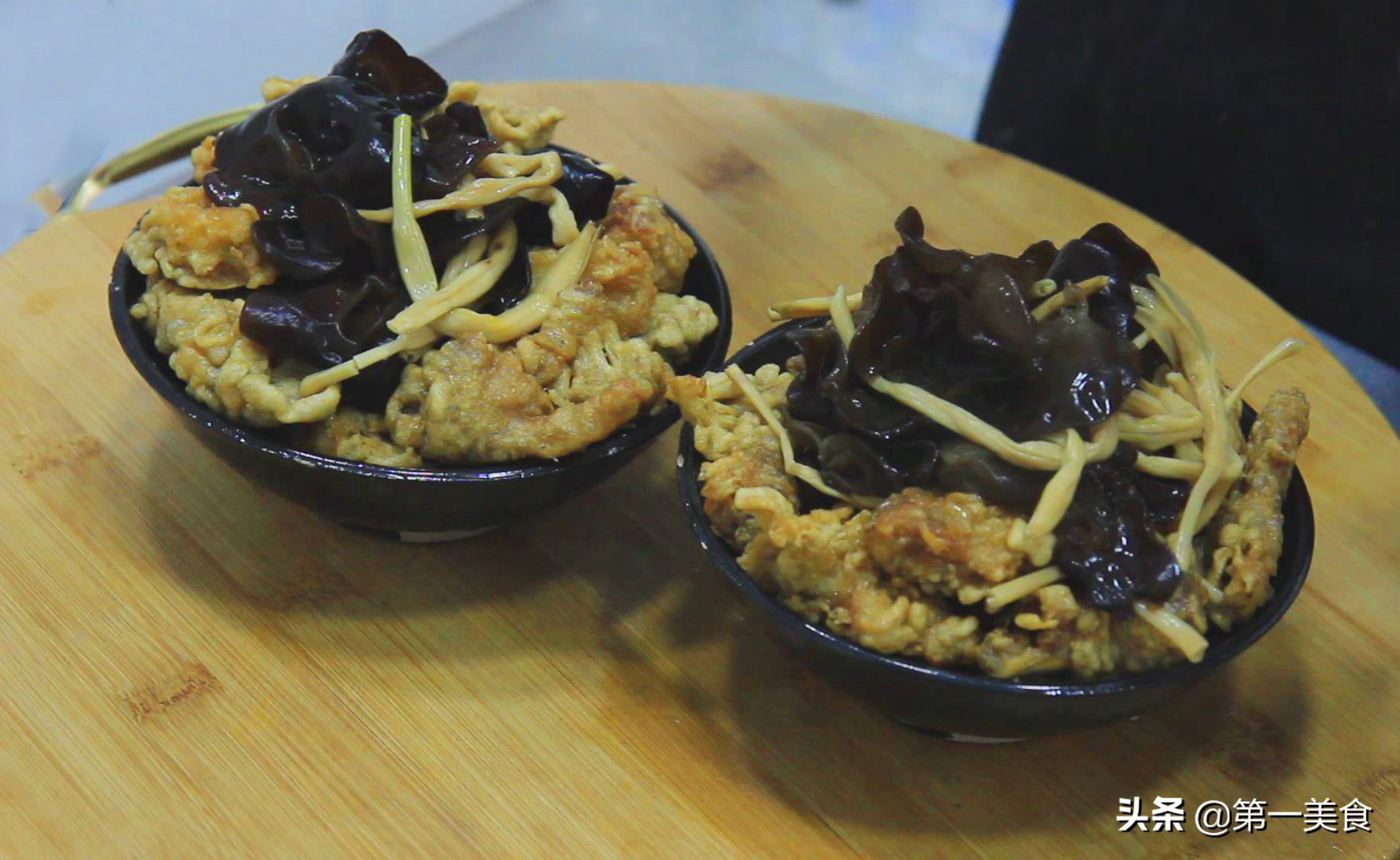 最经典的黄焖鸡做法,大厨教你黄焖鸡做法