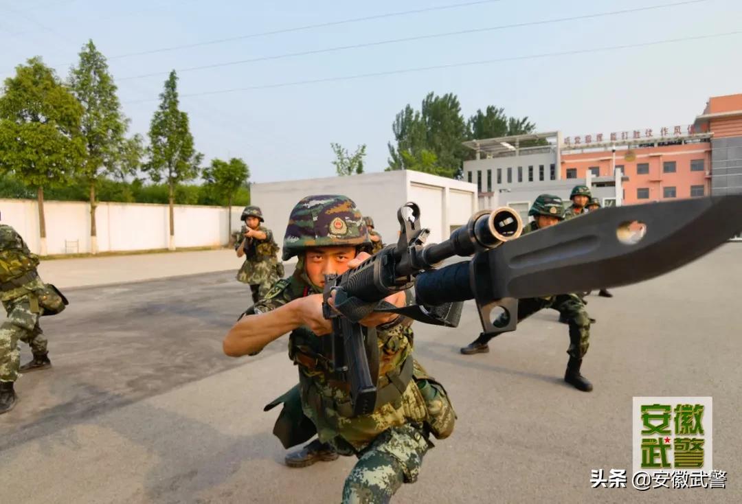 “燃值”飙升!直击夏日练兵场