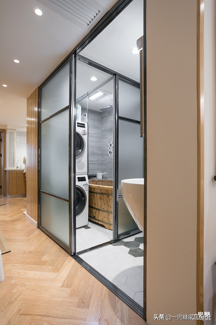 高档二手房翻新设计费用,二手房花了20万装修