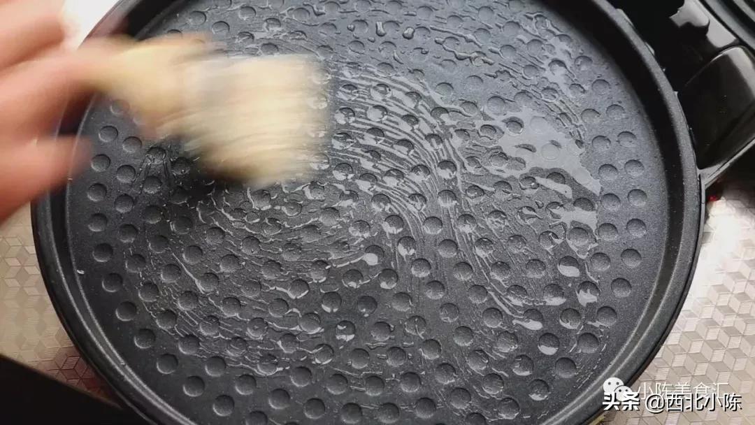 美味营养早餐“手抓饼”终于可以在家做了，按照方法操作特别简单