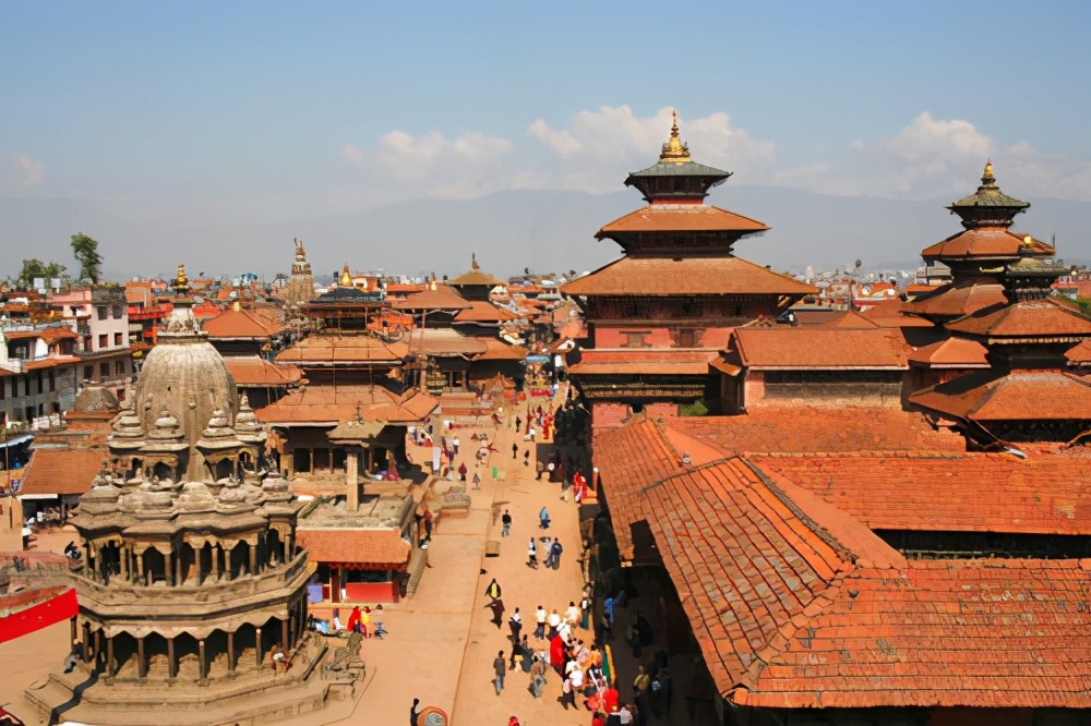 三面被印度包围,南亚内陆小国尼泊尔,为何与中国越走越近?