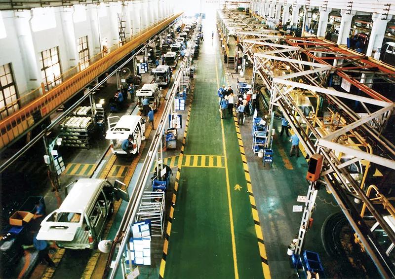 五菱神车的演变史,五菱发展史启示