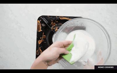 油烟机上油污特重怎么处理,怎样使用白酒精清洗油烟机