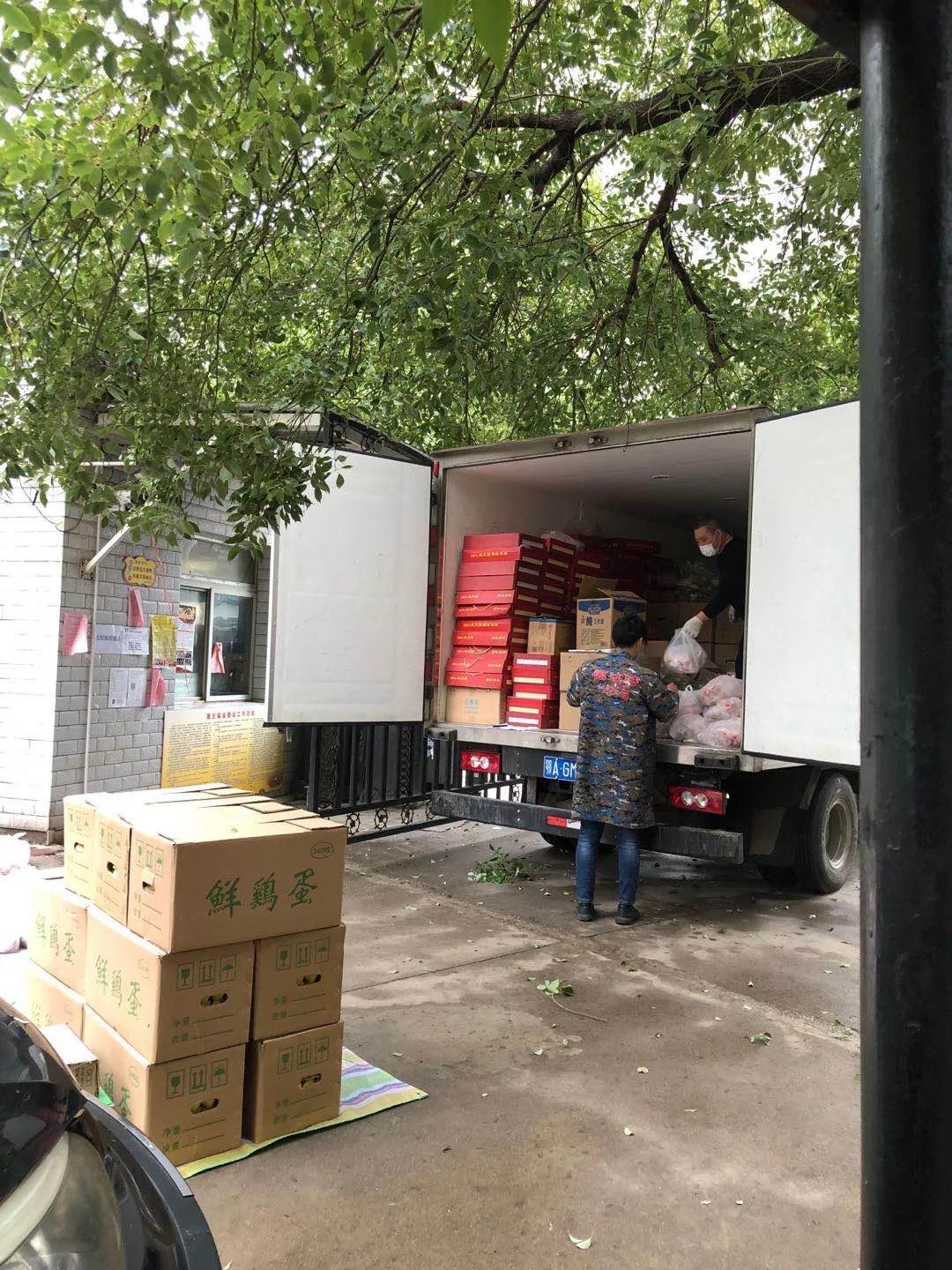 远亲不如近邻武汉福达坊集团特殊时期为市民稳价保供