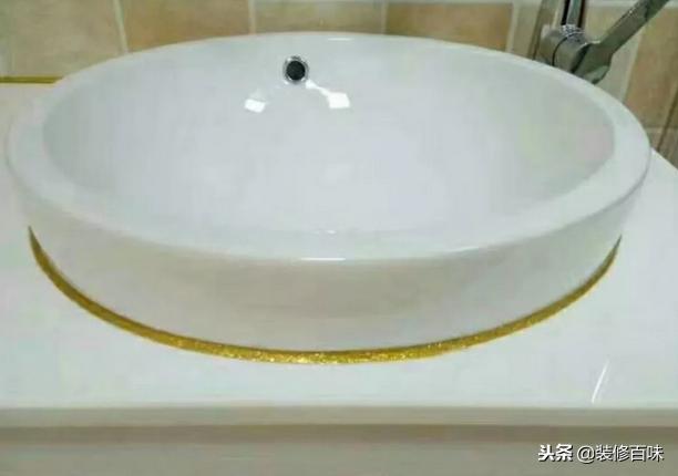 家里玻璃胶发黑了怎么重新弄,家里的玻璃胶发黑怎么清洗