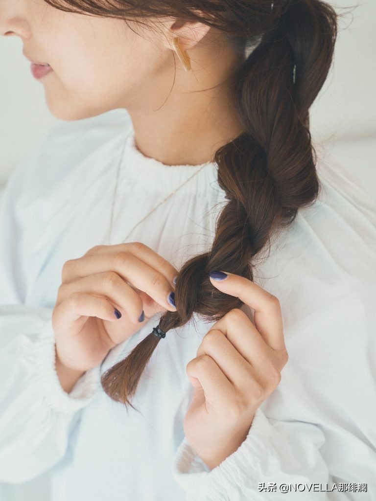 4款超时髦的编发3分钟就能搞定,1分钟搞定四款超流行的编发