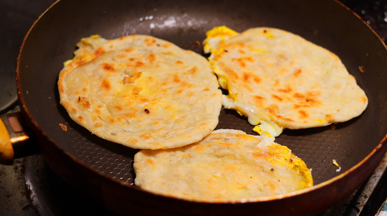 做手抓饼怎么样才能不油,网上买的速冻手抓饼怎么做不干硬