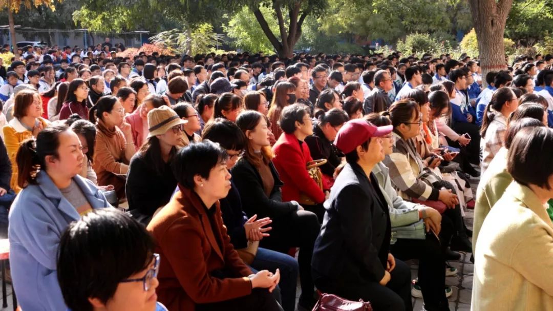 点燃青春之火,点燃青春激情实现人生梦想