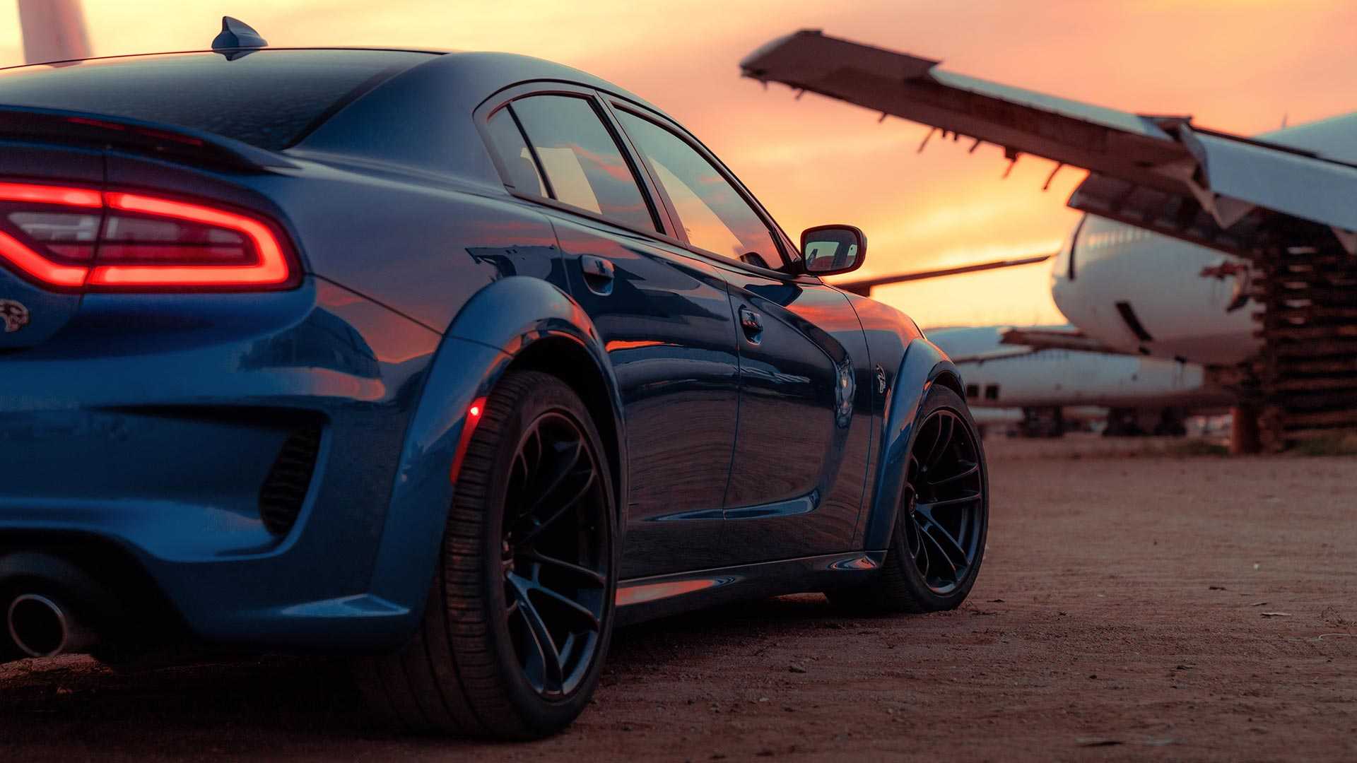 爆改低趴1970款道奇charger,道奇chargersrt宽体限量版